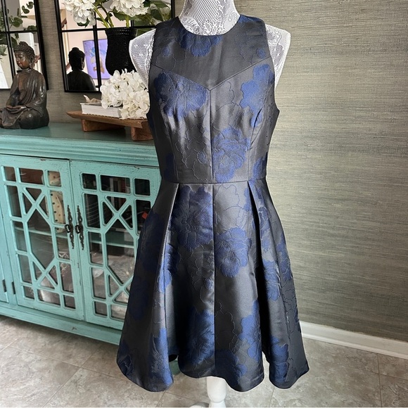 Halston Heritage Navy Floral Jacquard Fit & Flare Pleated Mini Dress Size 4 - Picture 3 of 16